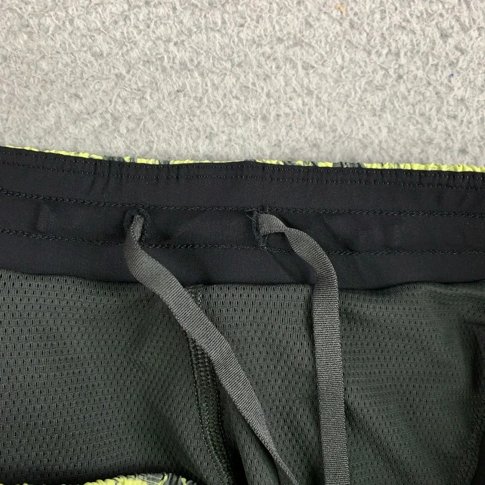 Lululemon Cross Channel Shorts Mens Large Lime Green Black Floral Botanical Swim